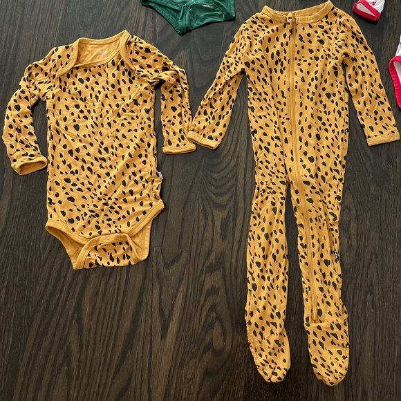 KYTE BABY Bamboo Long Sleeve Bodysuit - Marigold Cheetah - Onesie 6-12mo - Picture 7 of 8